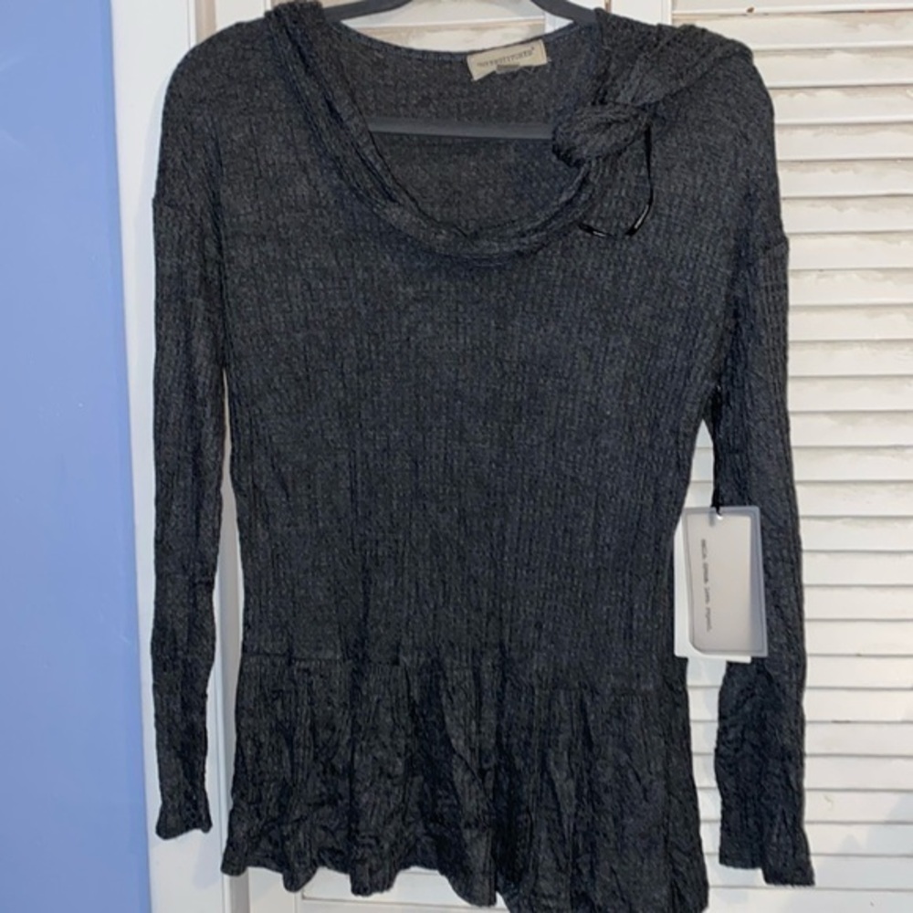 Coverstitched gray top